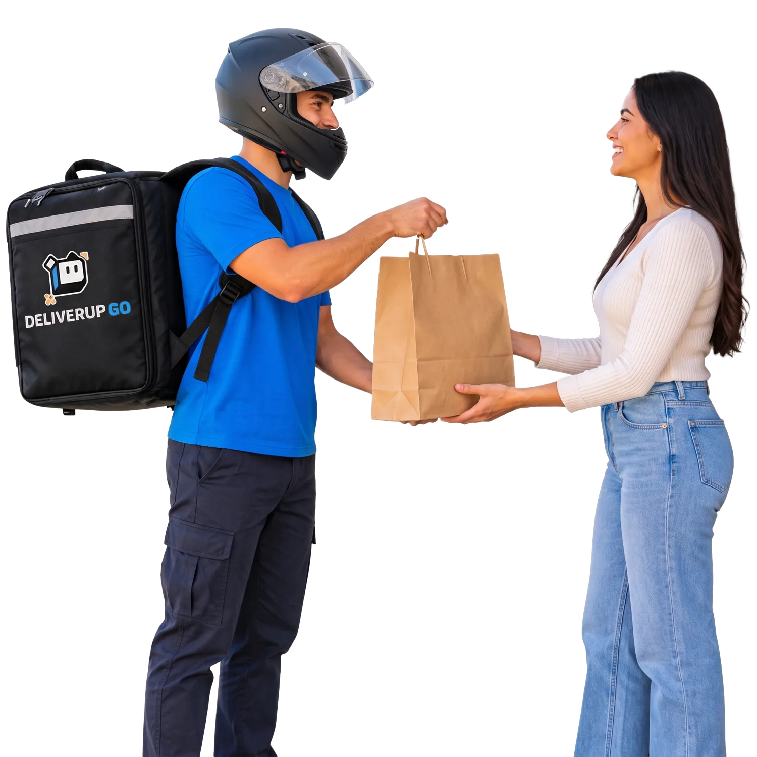 Entregador Deliverup GO de capacete entregando uma encomenda a uma cliente sorridente